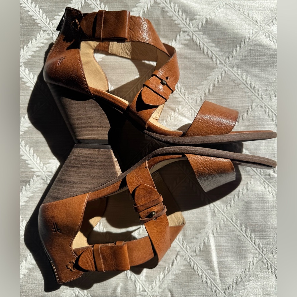 Frye Tan Leather Cross-Strap Heeled Sandals, Size 11 M - Picture 2 of 9